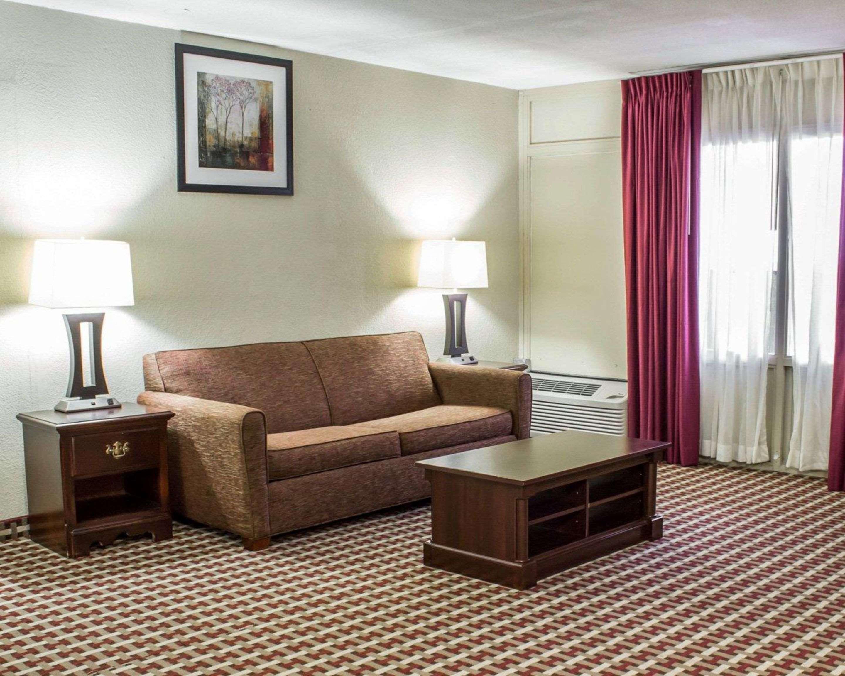 Quality Inn & Suites Fayetteville Kültér fotó