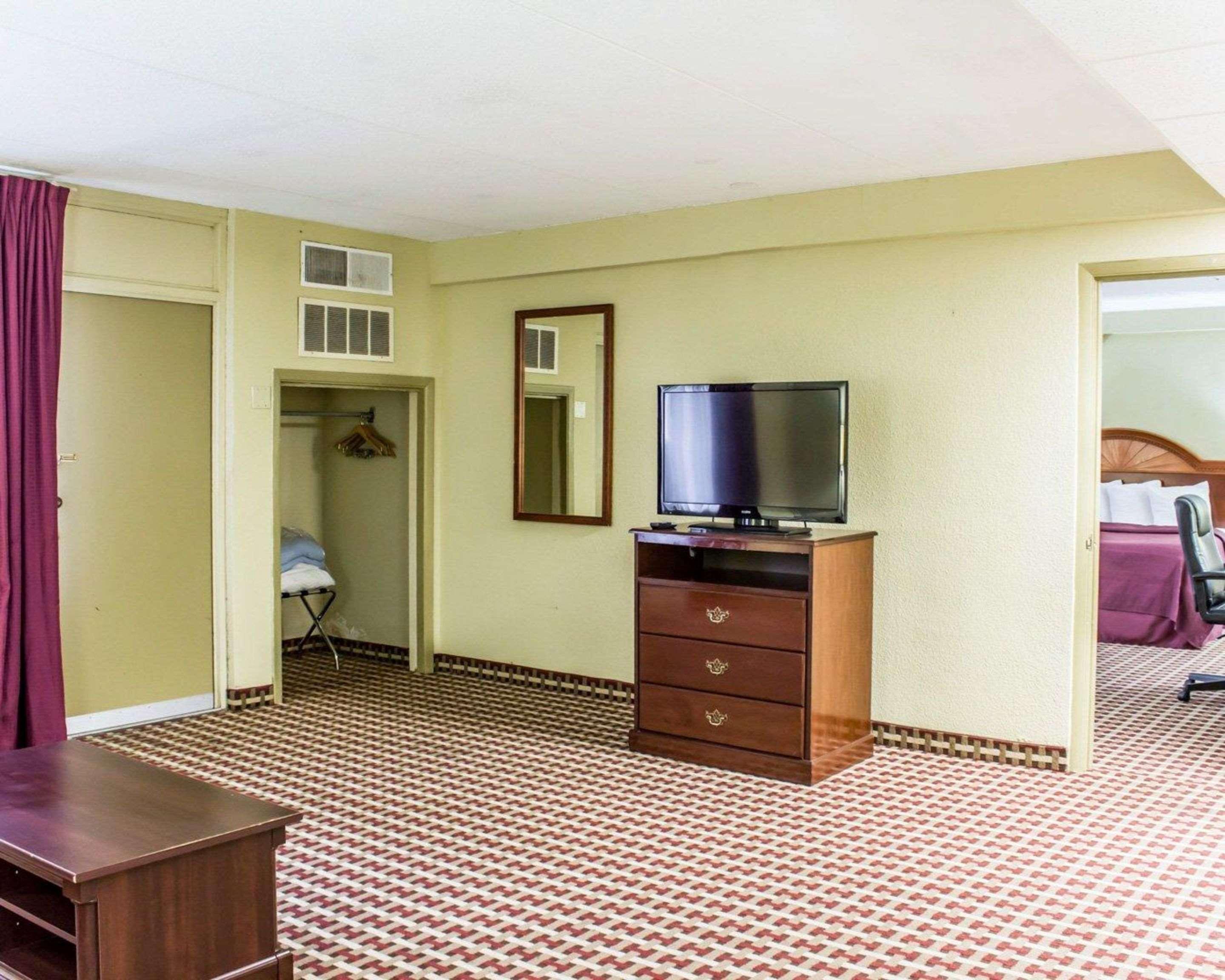 Quality Inn & Suites Fayetteville Kültér fotó