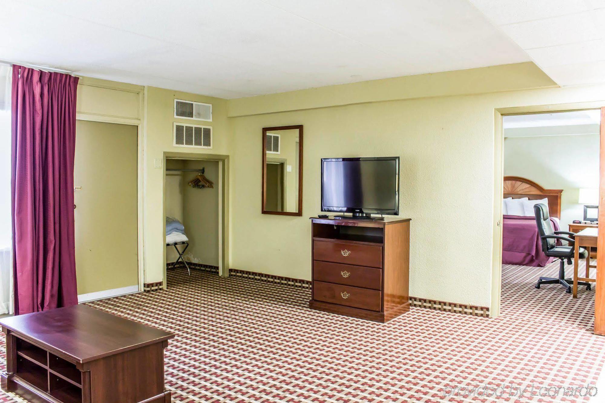 Quality Inn & Suites Fayetteville Kültér fotó